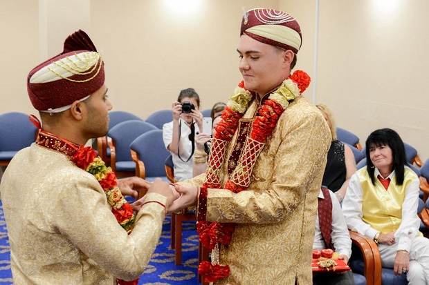 Pria Ini Jadi Muslim...