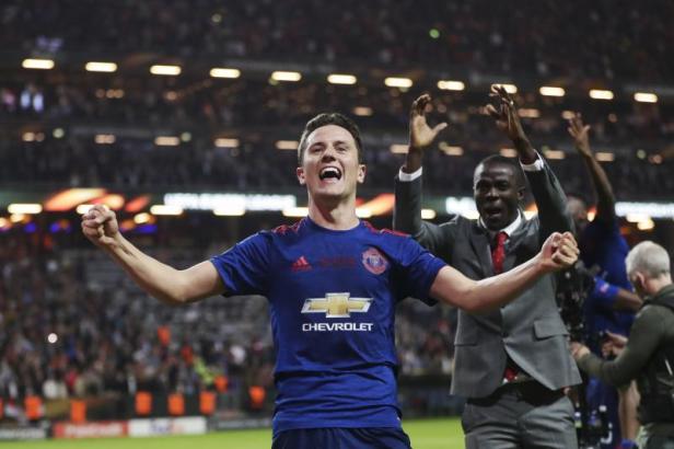 Diincar Barca, MU Tawari...