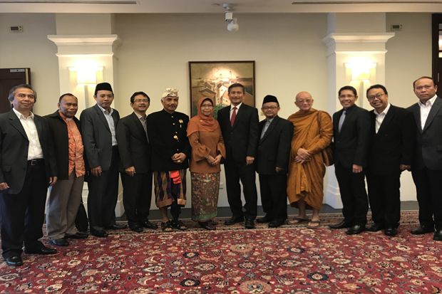Menlu Singapura Bicara...