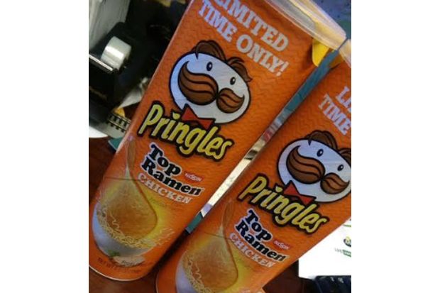 Nikmati Camilan Keripik...