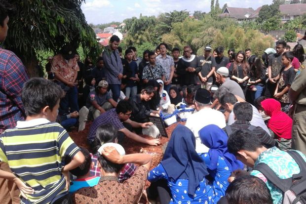 Begini Suasana Pemakaman...