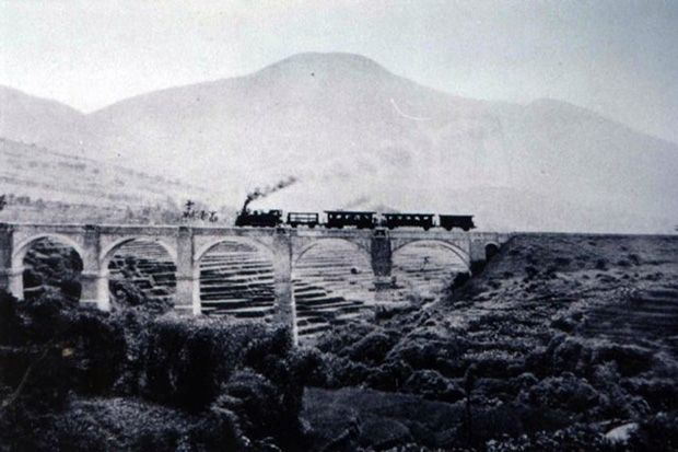 Jembatan Cincin dan...