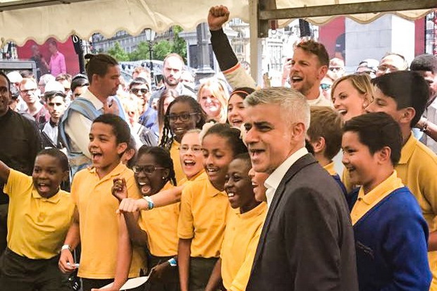 Wali Kota Sadiq Khan...