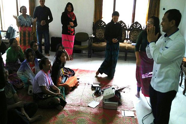 JR Saragih Bantu Pemuda-Pemudi...