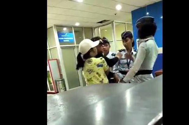 Kasus Penamparan di...