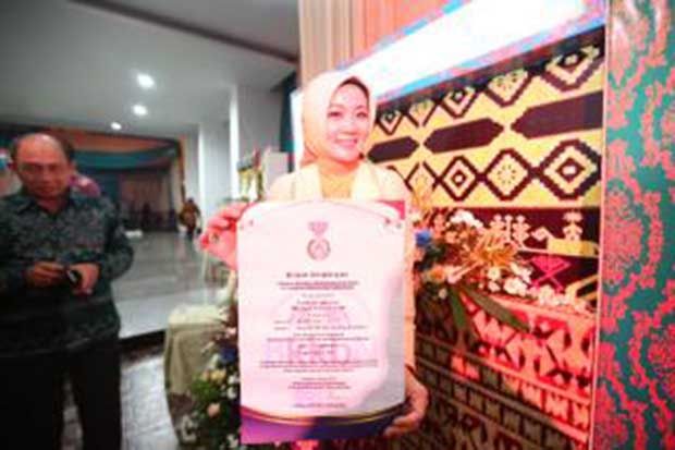 Istri Ridwan Kamil Bahagia...