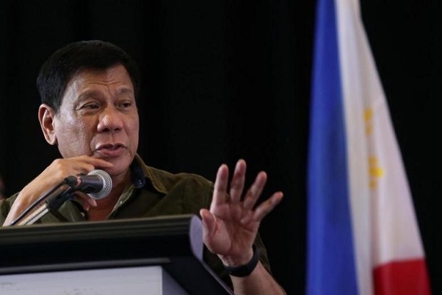Bercanda, Duterte akan...