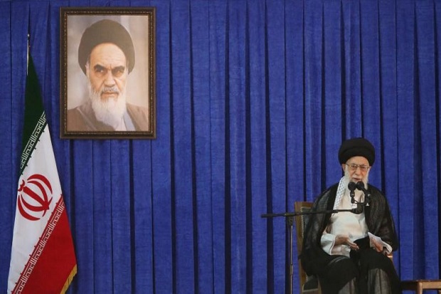Teheran Tak Terima Trump...