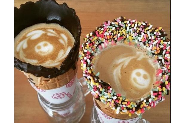 Kafe di Jepang Sajikan...