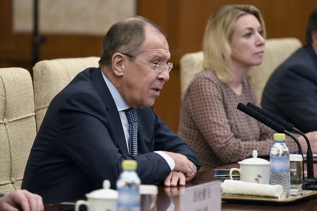 Rusia Pertimbangkan...