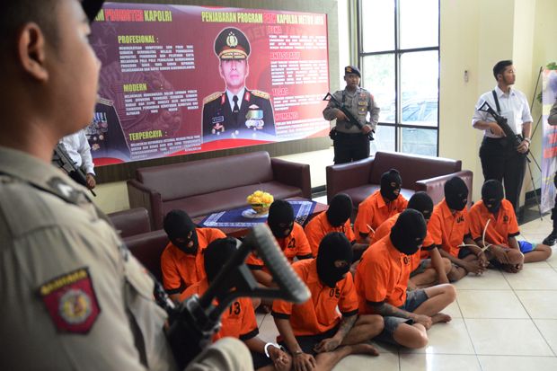 Polisi Tangkap Jaringan...