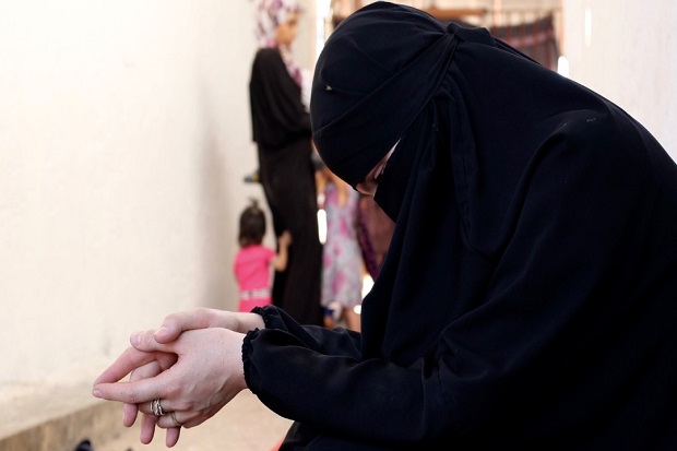 Dibohongi ISIS, Wanita...
