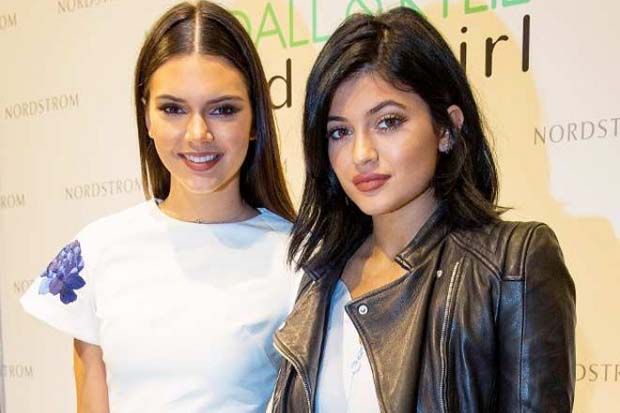 Kendall dan Kylie Jenner...