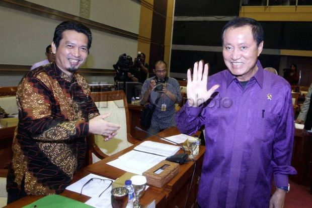 Bubarkan HTI, PKS Nilai...