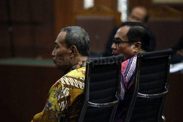 Selain Penjara, 2 Terdakwa...