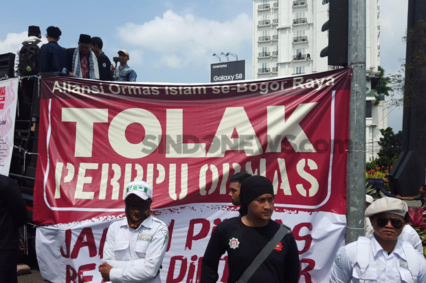 Ratusan Anggota Ormas...