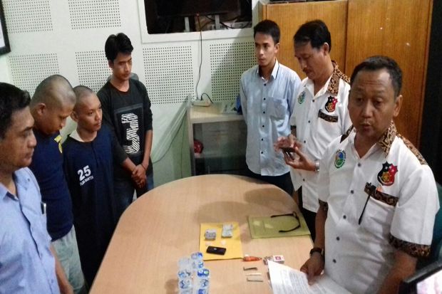Sembunyikan Sabu di...