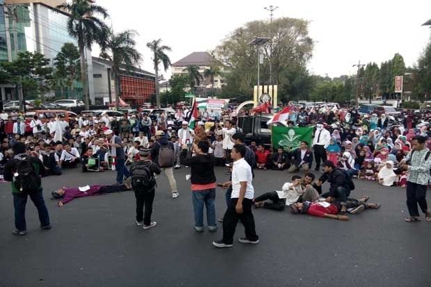 Sejumlah Elemen Massa...