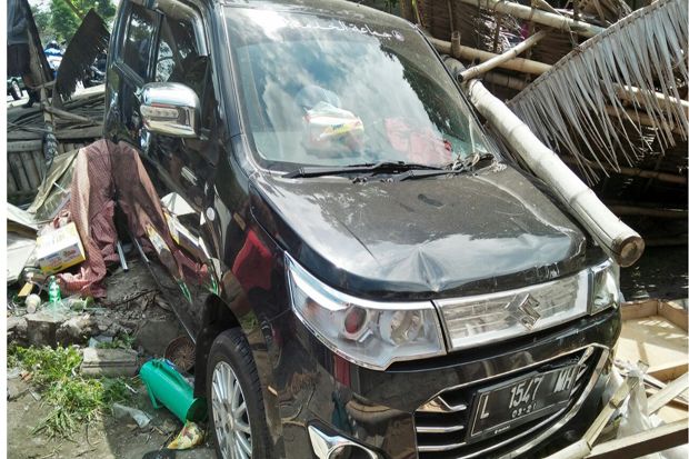 Sopir Mengantuk, Mobil...