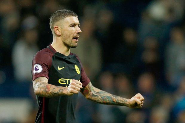 Resmi Gabung Roma, Kolarov...