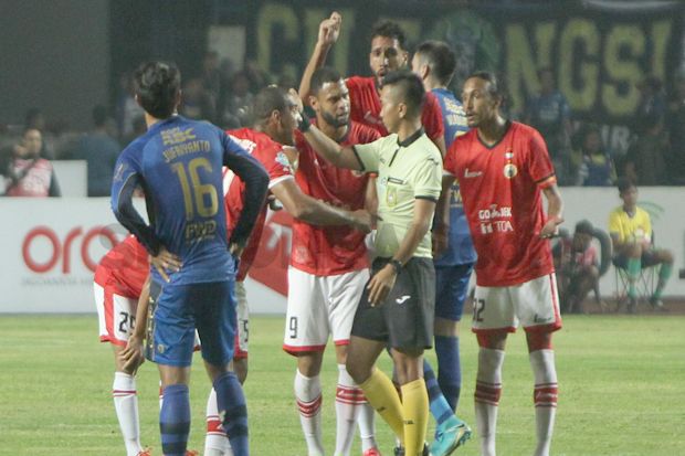 Terlibat Keributan,...