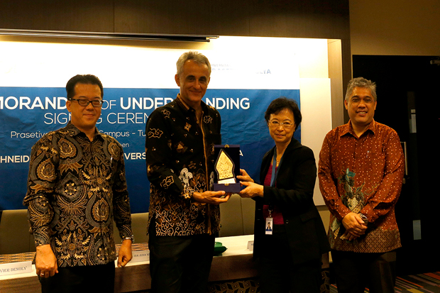Schneider Electric Dorong...
