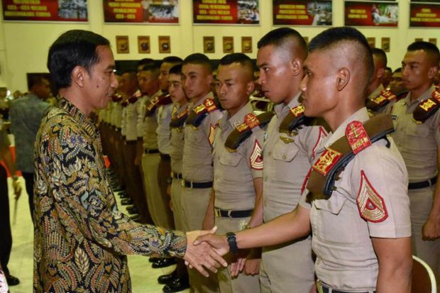 Jokowi Minta Calon Perwira...
