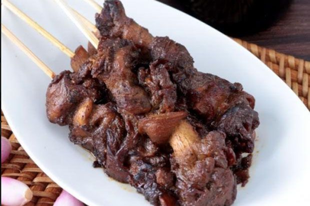 Menikmati Sensasi Sate...