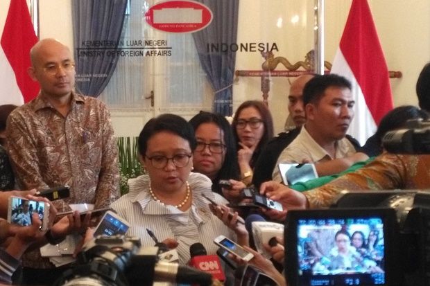 Menlu Retno: OKI Harus...