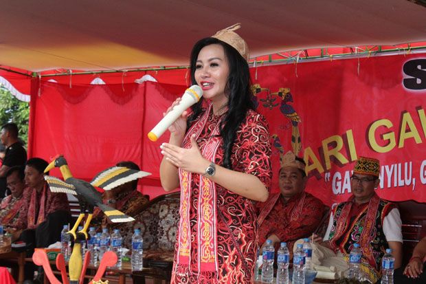 Karolin Siap Maju Calon...