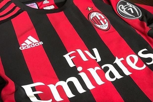 AC Milan Coret Tiga...