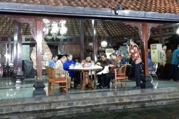 Usai Santap Nasi Goreng...