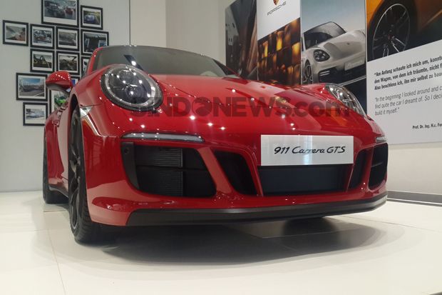 Porsche 911 Carrera...