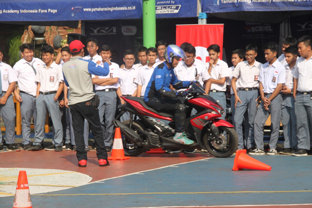 Yamaha Sambangi Sekolah...