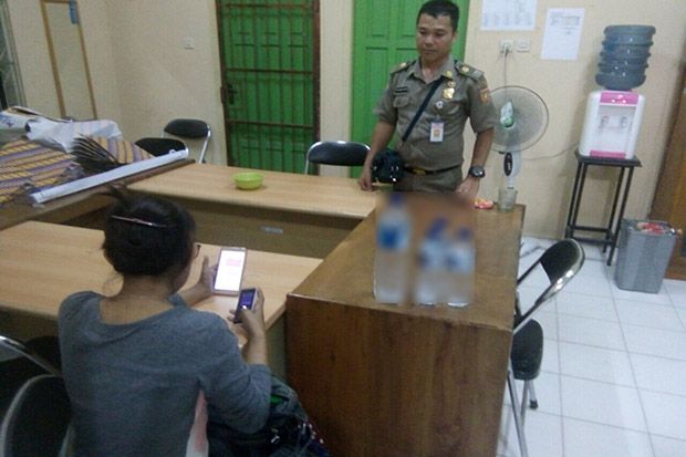 Berjualan Minuman Keras,...