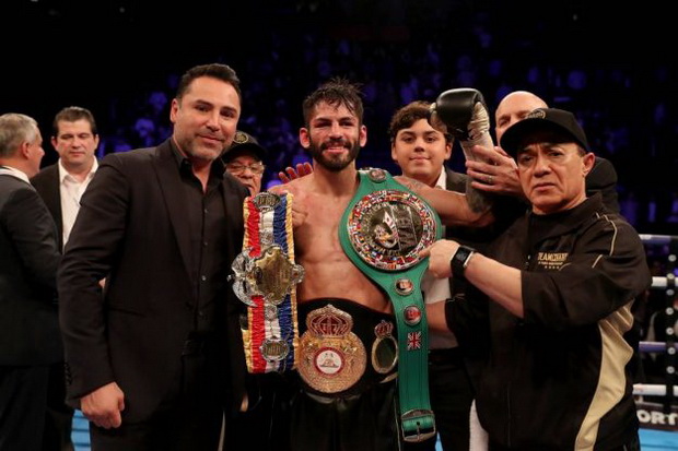 Oscar De La Hoya Akui...