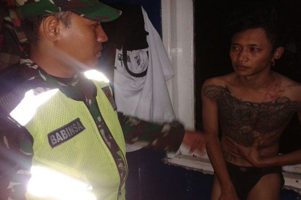 Kabur ke Rumah Sakit,...