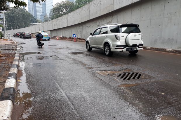 Jalan Sebelah Simpang...
