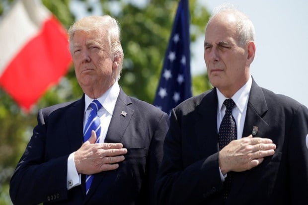 Trump Pecat Kepala Staf...
