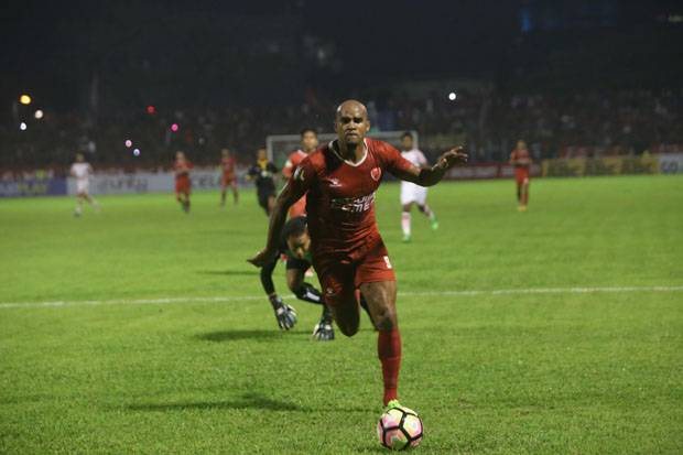Diincar Persib, PSM...