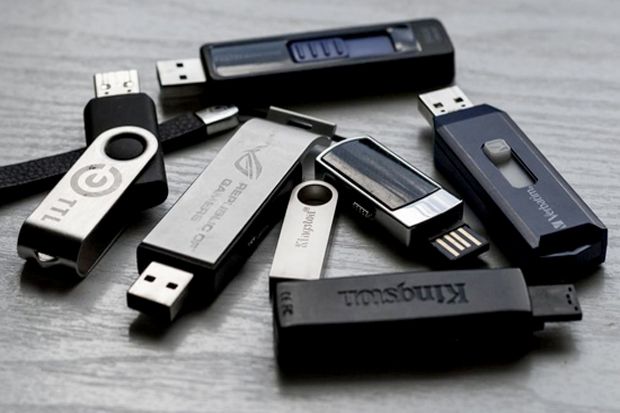 Jajaran USB Flash Drive...