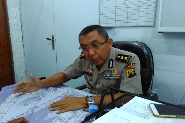 Polisi Dibacok Membabi...