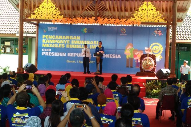 Jokowi Kampanye Imunisasi...