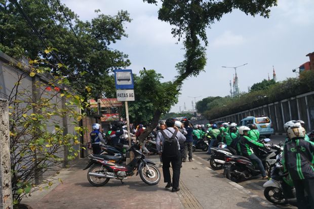 Terapkan Bulan Tertib...