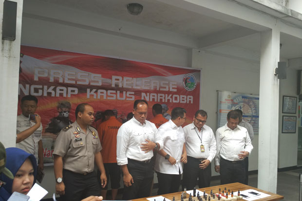Polisi Bekuk 3 Penjual...
