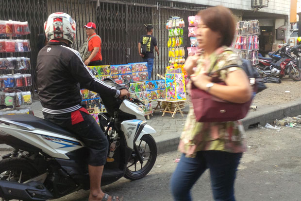 Trotoar di Jakarta Barat...
