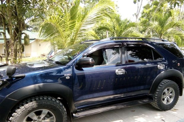 Kaca Mobil Dipecah,...