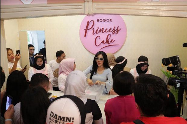 Syahrini Perluas Bisnis...