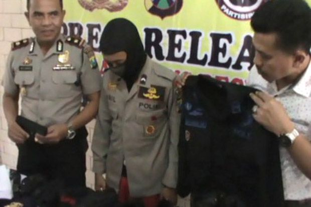 Tiduri 16 Wanita, Aril...