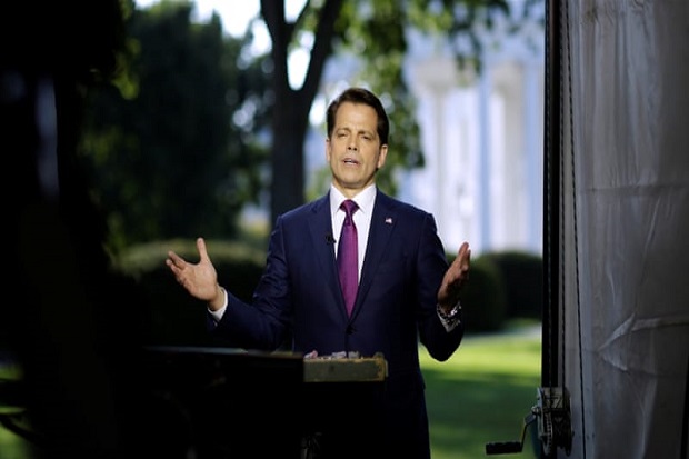 Trump Pecat Scaramucci...